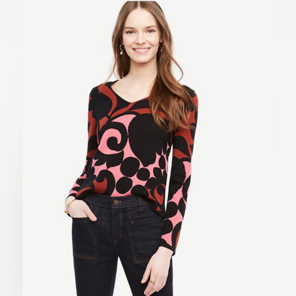 EUC Ann Taylor Medium Ann Taylor  Tulip V Neck Sweater